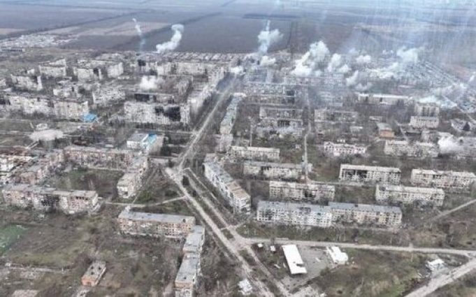 Ворог хоче оточити Вугледар та рівняє його з землею. Ситуація критична, – DeepState. ВIДЕО Ворог-хоче-оточити-Вугледар-та-рівняє-його-з-землею-Ситуація-критична,-–-deepstate.-ВiДЕО
