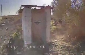Туалет із окупантом злітає у повітря після прильоту дрона. ВIДЕО Туалет-із-окупантом-злітає-у-повітря-після-прильоту-дрона.-ВiДЕО