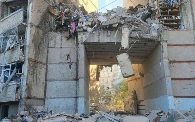 Удар ФАБами по Харкову: 3 особи загинули, 28 поранені (оновлено). ВIДЕО Удар-ФАБами-по-Харкову:-3-особи-загинули,-28-поранені-(оновлено).-ВiДЕО