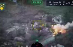 Бійці 66 ОМБр знищили броньовану машину противника ударом двох безпілотників. ВIДЕО Бійці-66-ОМБр-знищили-броньовану-машину-противника-ударом-двох-безпілотників.-ВiДЕО