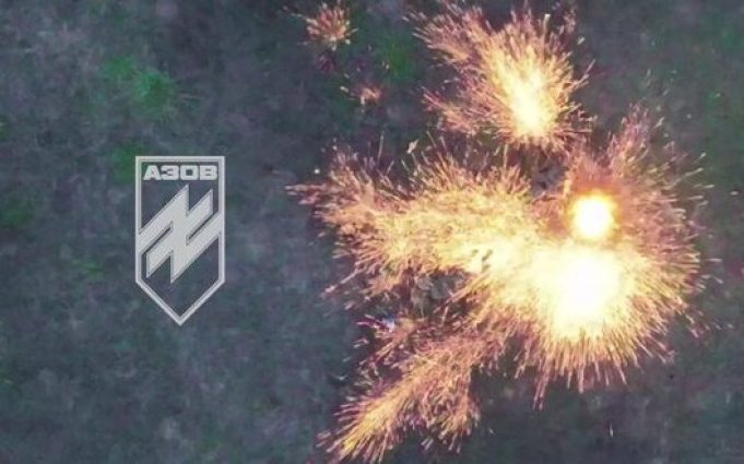 Окупант покидає пораненого російського солдата, якого уразили бійці “Азову”. ВIДЕО Окупант-покидає-пораненого-російського-солдата,-якого-уразили-бійці-“Азову”.-ВiДЕО