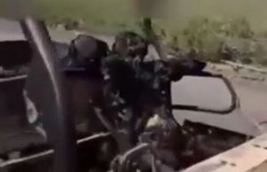 Обгорілі рештки двох окупантів у підбитому китайському гольфкарі “Desertcross”. ВIДЕО 18+ Обгорілі-рештки-двох-окупантів-у-підбитому-китайському-гольфкарі-“desertcross”.-ВiДЕО-18+