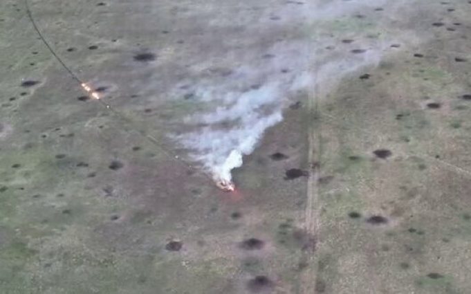 Бійці бригади НГУ “Рубіж” спалили з ПТРК Javelin дві МТЛБ з окупантами. ВIДЕО Бійці-бригади-НГУ-“Рубіж”-спалили-з-ПТРК-javelin-дві-МТЛБ-з-окупантами.-ВiДЕО