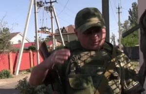 Рашисти посилили “безпекові заходи” в окупованому Маріуполі, вимагають показати паспорти РФ. ВIДЕО Рашисти-посилили-“безпекові-заходи”-в-окупованому-Маріуполі,-вимагають-показати-паспорти-РФ.-ВiДЕО