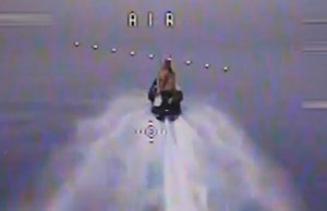 Дрон-камікадзе поцілив в окупантів, які каталися Дніпром на гідроциклі. ВIДЕО Дрон-камікадзе-поцілив-в-окупантів,-які-каталися-Дніпром-на-гідроциклі.-ВiДЕО