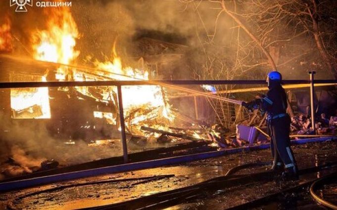 Наслідки ворожого удару по Ізмаїлу Одеської області. ВІДЕО+ФОТОрепортаж Наслідки-ворожого-удару-по-Ізмаїлу-Одеської-області.-ВІДЕО+ФОТОрепортаж