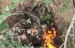 Росіянин загорівся і сконав в окопі після скиду із українського дрона. ВIДЕО Росіянин-загорівся-і-сконав-в-окопі-після-скиду-із-українського-дрона.-ВiДЕО