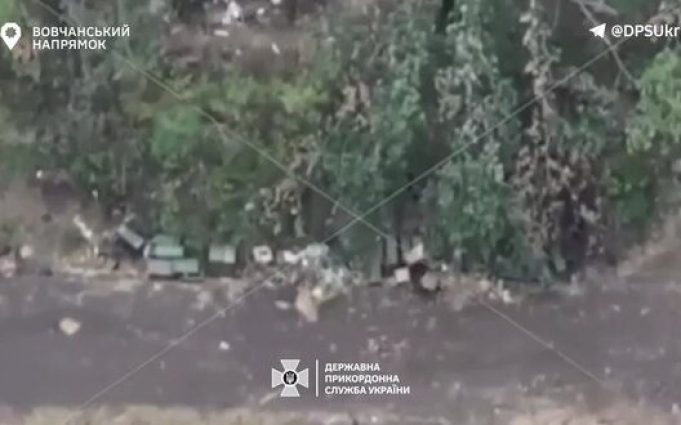 Момент знищення польового складу БК та позицій окупантів на Вовчанському напрямку. ВIДЕО Момент-знищення-польового-складу-БК-та-позицій-окупантів-на-Вовчанському-напрямку.-ВiДЕО