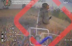 Воїни Київської штурмової бригади влучно атакують російських піхотинців. ВIДЕО Воїни-Київської-штурмової-бригади-влучно-атакують-російських-піхотинців.-ВiДЕО