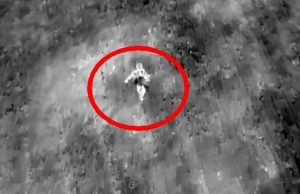 Окупант поночі біжить полем наввипередки з дроном, програє і гине після двох скидів. ВIДЕО Окупант-поночі-біжить-полем-наввипередки-з-дроном,-програє-і-гине-після-двох-скидів.-ВiДЕО