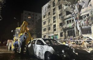 Наслідки удару КАБом по багатоповерхівці у Харкові. ВІДЕО+ФОТОрепортаж Наслідки-удару-КАБом-по-багатоповерхівці-у-Харкові.-ВІДЕО+ФОТОрепортаж