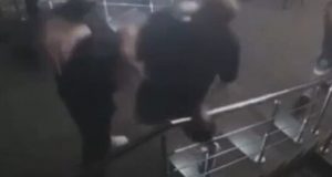 П’яний 28-річний чоловік побив співробітницю бару в Запоріжжі. ВIДЕО камер спостереження П’яний-28-річний-чоловік-побив-співробітницю-бару-в-Запоріжжі.-ВiДЕО-камер-спостереження