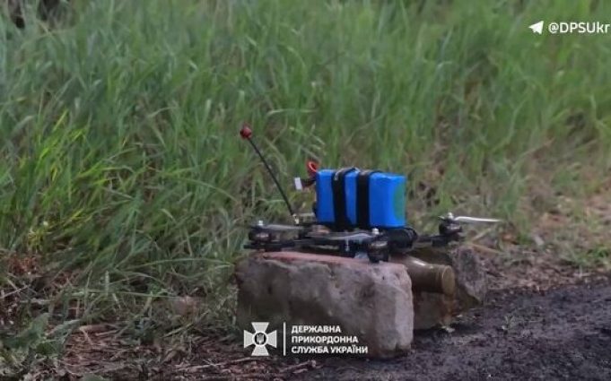Прикордонники уразили місця зосередження ворожої піхоти та “вполювали” 17 окупантів. ВIДЕО Прикордонники-уразили-місця-зосередження-ворожої-піхоти-та-“вполювали”-17-окупантів.-ВiДЕО