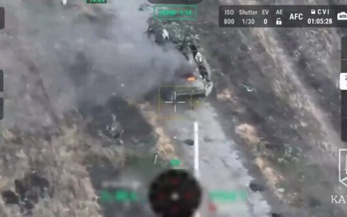 Нацгвардійці знищили російський БТР разом з екіпажем на Донеччині. ВIДЕО Нацгвардійці-знищили-російський-БТР-разом-з-екіпажем-на-Донеччині.-ВiДЕО