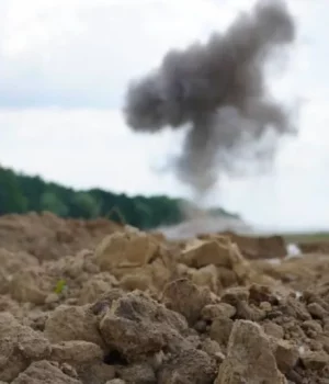 На-Київщині-зафіксовано-падіння-уламків-збитих-ворожих-цілей-в-6-районах-області,-постраждалих-немає-–.