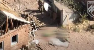 Росіяни розстріляли трьох беззбройних українських військовополонених на Донеччині, – “Азов”. ВIДЕО Росіяни-розстріляли-трьох-беззбройних-українських-військовополонених-на-Донеччині,-–-“Азов”.-ВiДЕО