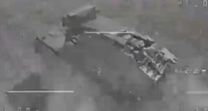 Дрон-камікадзе наздогнав у полі російський ЗРК “Тор-М2” вартістю $25 мільйонів. ВIДЕО Дрон-камікадзе-наздогнав-у-полі-російський-ЗРК-“Тор-М2”-вартістю-$25-мільйонів.-ВiДЕО
