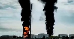Два резервуари з паливом горять у нафтовому терміналі окупованої Феодосії. ВIДЕО Два-резервуари-з-паливом-горять-у-нафтовому-терміналі-окупованої-Феодосії.-ВiДЕО