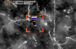 Оператори дронів 5-ї ОШБр нищать окупантів поблизу Іванівського на Донеччині. ВIДЕО Оператори-дронів-5-ї-ОШБр-нищать-окупантів-поблизу-Іванівського-на-Донеччині.-ВiДЕО