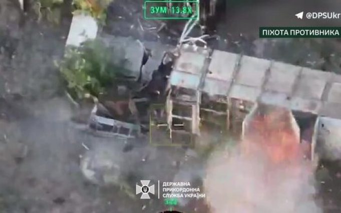 Прикордонники уразили МТЛБ, гармати та позиції окупантів на Краматорському напрямку. ВIДЕО Прикордонники-уразили-МТЛБ,-гармати-та-позиції-окупантів-на-Краматорському-напрямку.-ВiДЕО
