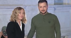 Зеленський прибув до Італії та проводить зустріч з прем’єркою Мелоні. ВIДЕО Зеленський-прибув-до-Італії-та-проводить-зустріч-з-прем’єркою-Мелоні.-ВiДЕО