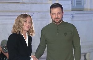 Зеленський прибув до Італії та проводить зустріч з прем’єркою Мелоні. ВIДЕО Зеленський-прибув-до-Італії-та-проводить-зустріч-з-прем’єркою-Мелоні.-ВiДЕО