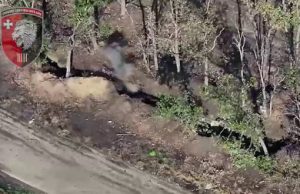 Бійці 63-ї ОМБр скидами з дронів ліквідують окупантів на Лиманському напрямку. ВIДЕО Бійці-63-ї-ОМБр-скидами-з-дронів-ліквідують-окупантів-на-Лиманському-напрямку.-ВiДЕО