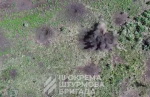 Бійці 3-ї ОШБр скидами з дронів знищують російських піхотинців на Харківщині. ВIДЕО Бійці-3-ї-ОШБр-скидами-з-дронів-знищують-російських-піхотинців-на-Харківщині.-ВiДЕО