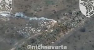 Українські захисники випалюють позиції росіян за допомогою “дрона-дракона”. ВIДЕО Українські-захисники-випалюють-позиції-росіян-за-допомогою-“дрона-дракона”.-ВiДЕО