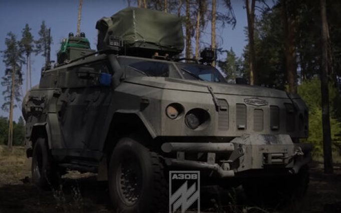 Бригада “Азов” озброїлася оновленими вітчизняними бронемашинами “Новатор-2”. ВIДЕО Бригада-“Азов”-озброїлася-оновленими-вітчизняними-бронемашинами-“Новатор-2”.-ВiДЕО