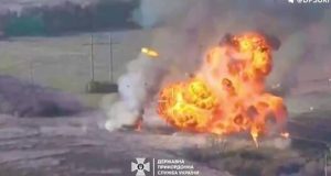 Прикордонники встановили близько 30 мін, на яких підірвалися дві БМП і танк противника. ВIДЕО Прикордонники-встановили-близько-30-мін,-на-яких-підірвалися-дві-БМП-і-танк-противника.-ВiДЕО