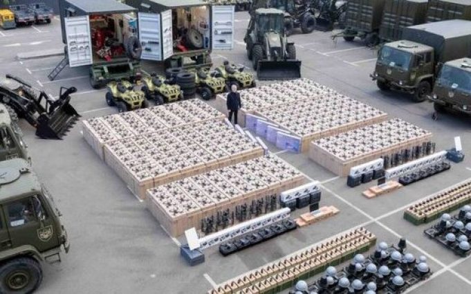 На фронт передадуть FPV-дрони, техніку та РЕБ на мільйон євро. ВІДЕО+ФОТОрепортаж На-фронт-передадуть-fpv-дрони,-техніку-та-РЕБ-на-мільйон-євро.-ВІДЕО+ФОТОрепортаж