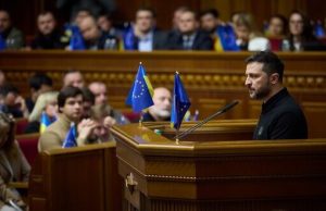 КНДР передає РФ не лише зброю, а й робітників для заводів, – Зеленський. ВIДЕО КНДР-передає-РФ-не-лише-зброю,-а-й-робітників-для-заводів,-–-Зеленський.-ВiДЕО