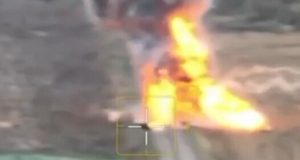 Російська БМП-3 злітає у повітря після атаки українського дрона на Курщині. ВIДЕО Російська-БМП-3-злітає-у-повітря-після-атаки-українського-дрона-на-Курщині.-ВiДЕО