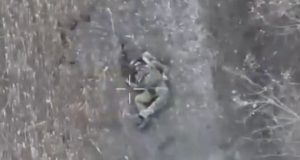 Троє окупантів на околицях Селідово підриваються на мінах. ВIДЕО Троє-окупантів-на-околицях-Селідово-підриваються-на-мінах.-ВiДЕО