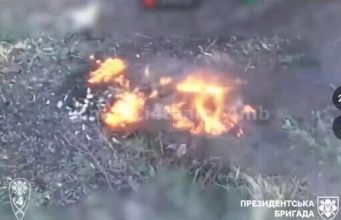 Бійці Президентської бригади нищать групу російської піхоти на Сватівському напрямку. ВIДЕО Бійці-Президентської-бригади-нищать-групу-російської-піхоти-на-Сватівському-напрямку.-ВiДЕО