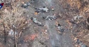 Близько 15 ліквідованих російських штурмовиків валяються на полі бою. ВIДЕО 18+ Близько-15-ліквідованих-російських-штурмовиків-валяються-на-полі-бою.-ВiДЕО-18+