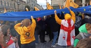 У Тбілісі відбувається масштабна акція “Грузія обирає Євросоюз”. ВІДЕО+ФОТОрепортаж У-Тбілісі-відбувається-масштабна-акція-“Грузія-обирає-Євросоюз”.-ВІДЕО+ФОТОрепортаж