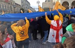 У Тбілісі відбувається масштабна акція “Грузія обирає Євросоюз”. ВІДЕО+ФОТОрепортаж У-Тбілісі-відбувається-масштабна-акція-“Грузія-обирає-Євросоюз”.-ВІДЕО+ФОТОрепортаж