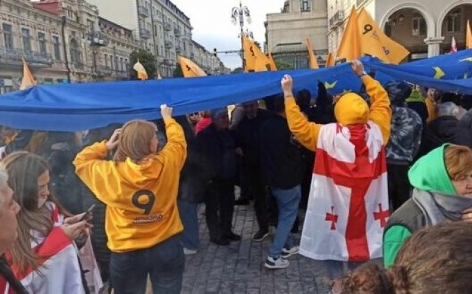 У Тбілісі відбувається масштабна акція “Грузія обирає Євросоюз”. ВІДЕО+ФОТОрепортаж У-Тбілісі-відбувається-масштабна-акція-“Грузія-обирає-Євросоюз”.-ВІДЕО+ФОТОрепортаж
