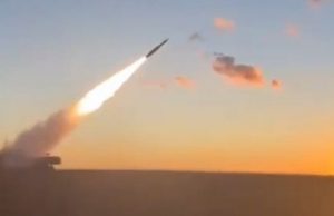 Український ЗРК “Бук” знищує російську повітряну ціль. ВIДЕО Український-ЗРК-“Бук”-знищує-російську-повітряну-ціль.-ВiДЕО