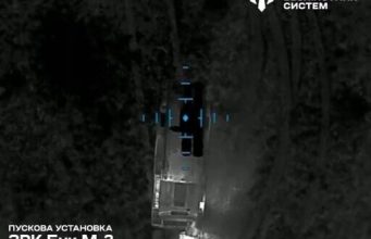 Сили безпілотних систем знищили сучасний російський ЗРК “Бук-М3”. ВIДЕО Сили-безпілотних-систем-знищили-сучасний-російський-ЗРК-“Бук-М3”.-ВiДЕО