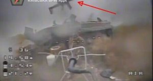 Російський піхотинець кидає автомат у дрон-камікадзе бійців 5 ОШБр. ВIДЕО Російський-піхотинець-кидає-автомат-у-дрон-камікадзе-бійців-5-ОШБр.-ВiДЕО