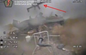 Російський піхотинець кидає автомат у дрон-камікадзе бійців 5 ОШБр. ВIДЕО Російський-піхотинець-кидає-автомат-у-дрон-камікадзе-бійців-5-ОШБр.-ВiДЕО