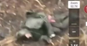 Поранений окупант підірвав себе гранатою на Донеччині. ВIДЕО Поранений-окупант-підірвав-себе-гранатою-на-Донеччині.-ВiДЕО