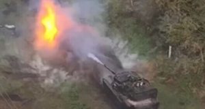 БМП M2A2 “Bradley” в парі з танком “Abrams” обстрілюють російські позиції на Курщині. ВIДЕО БМП-m2a2-“bradley”-в-парі-з-танком-“abrams”-обстрілюють-російські-позиції-на-Курщині.-ВiДЕО