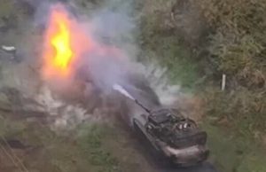 БМП M2A2 “Bradley” в парі з танком “Abrams” обстрілюють російські позиції на Курщині. ВIДЕО БМП-m2a2-“bradley”-в-парі-з-танком-“abrams”-обстрілюють-російські-позиції-на-Курщині.-ВiДЕО