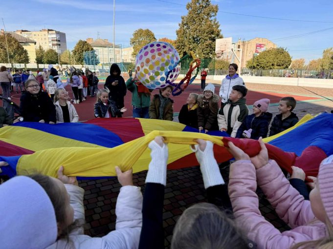 У ліцеї №1 провели спортивно-сімейне свято У-ліцеї-№1-провели-спортивно-сімейне-свято