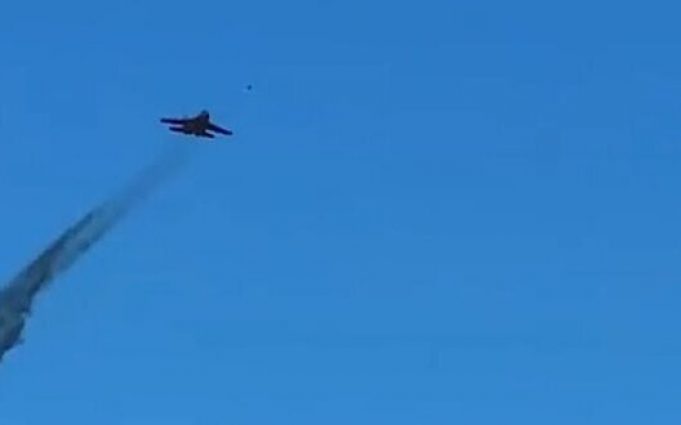 Пуск американської ракети AGM-88 HARM по позиціям окупантів. ВIДЕО Пуск-американської-ракети-agm-88-harm-по-позиціям-окупантів.-ВiДЕО