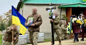 Нововолинська громада віддала останню шану Захиснику Василю Миронюку Нововолинська-громада-віддала-останню-шану-Захиснику-Василю-Миронюку